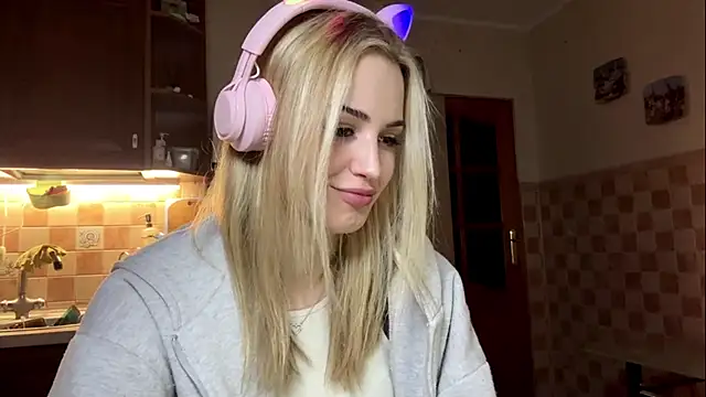 Snapshot of Evva_mayy chatting on 02.22.26 Evva mayy online show from 02.22.26