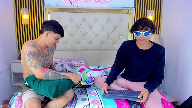 Snapshot of Adventurous_Boys chatting on 03.30.26 Adventurous Boys online show from 03.30.26