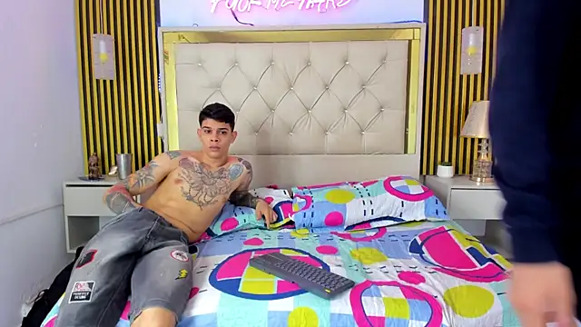 Snapshot of Adventurous_Boys chatting on 04.04.26 Adventurous Boys online show from 04.04.26