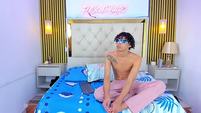 Snapshot of Adventurous_Boys chatting on 04.07.26 Adventurous Boys online show from 04.07.26