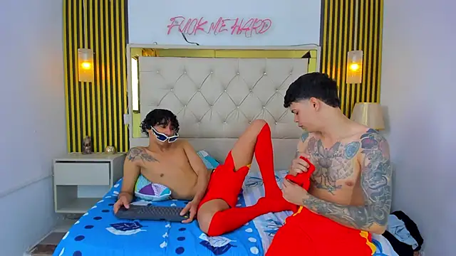 Snapshot of Adventurous_Boys chatting on 04.09.26 Adventurous Boys online show from 04.09.26