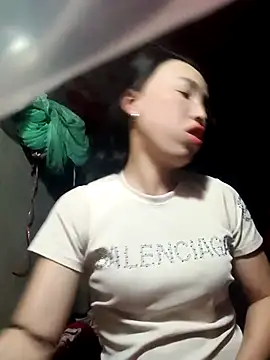 Snapshot of NAINKUTE chatting on 02.16.26 NAINKUTE online show from 02.16.26