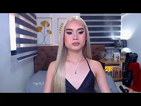 Snapshot of JuicyCockThea chatting on 04.08.26 JuicyCockThea online show from 04.08.26