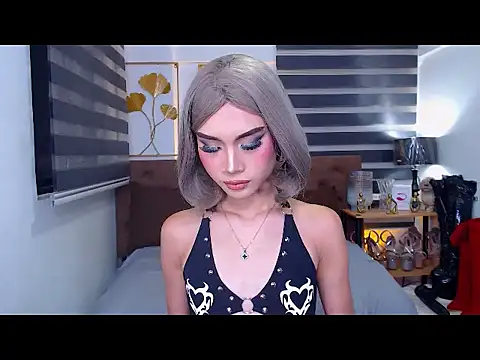 Snapshot of JuicyCockThea chatting on 06.24.26 JuicyCockThea online show from 06.24.26