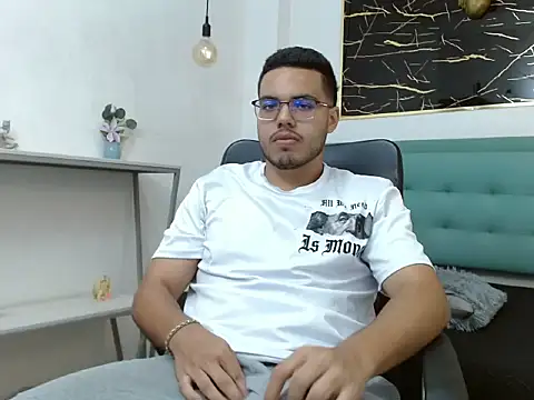 Snapshot of Trevor_Ash chatting on 02.13.26 Trevor Ash online show from 02.13.26