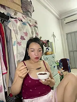 Snapshot of Strawberry-wet chatting on 04.11.26 Strawberry-wet online show from 04.11.26