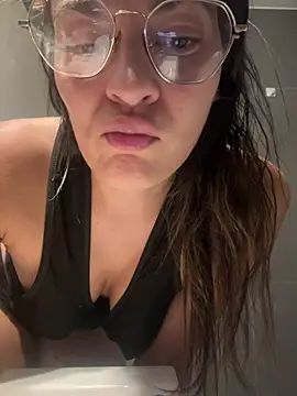 justinahallo online show from 04.19.26