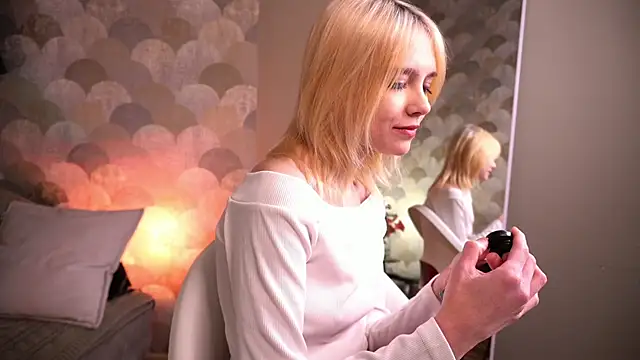 Snapshot of wow_angel chatting on 02.20.26 wow angel online show from 02.20.26