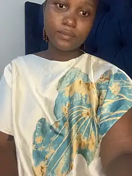 Snapshot of shyNia chatting on 02.20.26 shyNia online show from 02.20.26