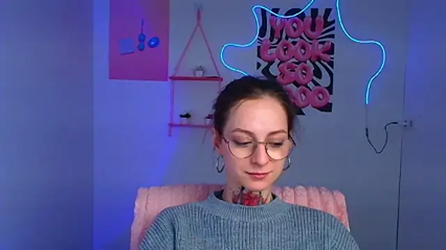 Snapshot of Esmi_Winter chatting on 02.15.26 Esmi Winter online show from 02.15.26