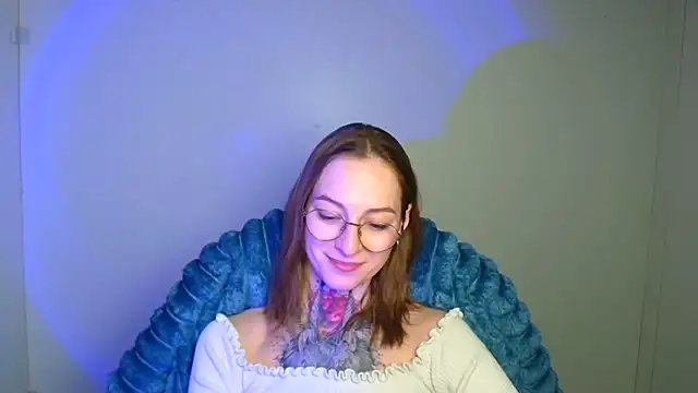 Snapshot of Esmi_Winter chatting on 02.24.26 Esmi Winter online show from 02.24.26