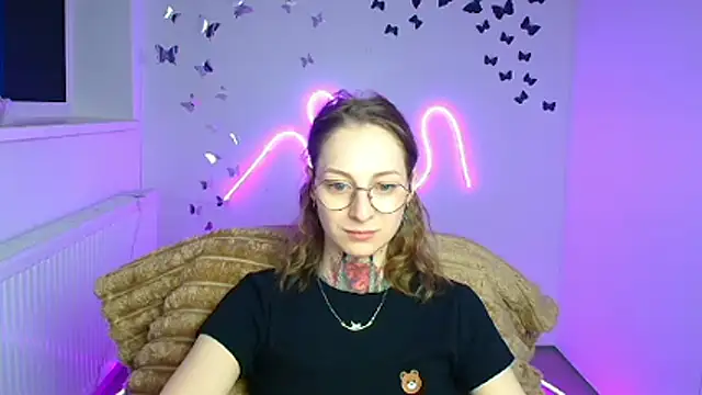 Esmi Winter online show from 04.02.26