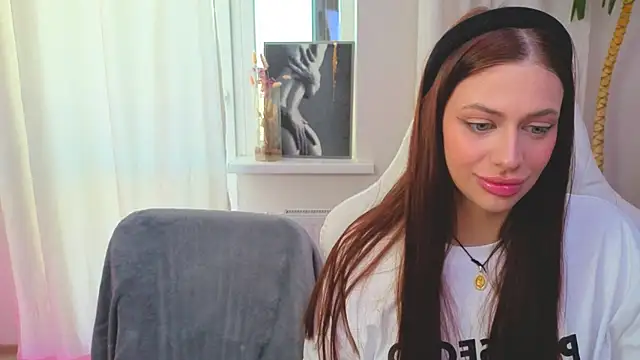 Sofia Plump online show from 04.15.26