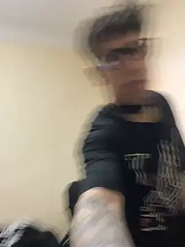 Femboysissy1919 online show from 04.07.26