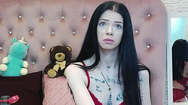 PeachyElla26 online show from 02.11.26