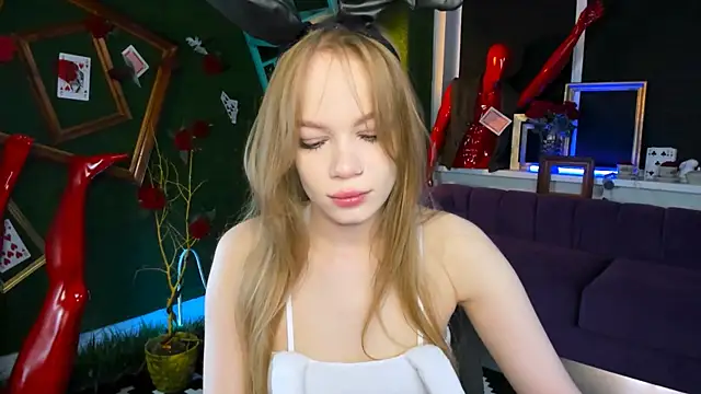 Snapshot of AmyNox chatting on 04.01.26 AmyNox online show from 04.01.26