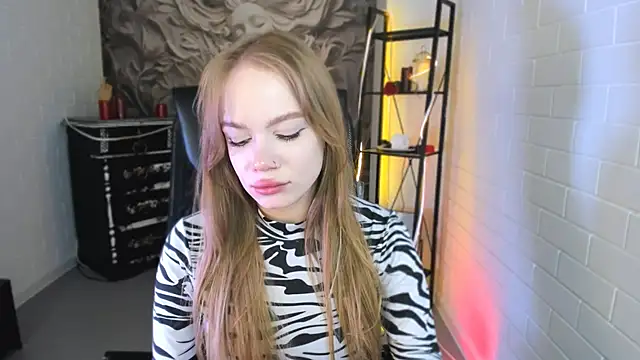 Snapshot of AmyNox chatting on 04.11.26 AmyNox online show from 04.11.26