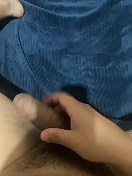 Snapshot of tardecaliente chatting on 02.13.26 tardecaliente online show from 02.13.26