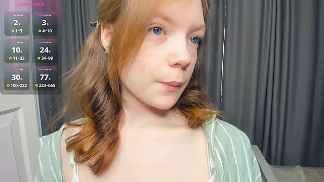 Snapshot of LavenderMitten chatting on 06.15.26 LavenderMitten online show from 06.15.26