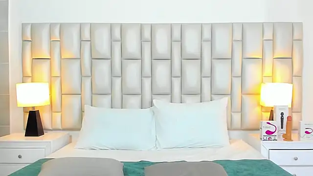 Snapshot of paola_katy_dicks chatting on 09.10.25 paola katy dicks online show from 09.10.25