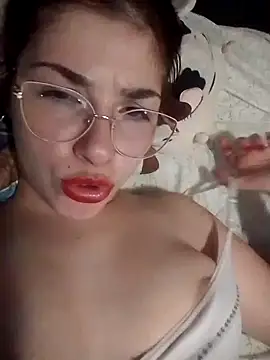 Snapshot of Luna33- chatting on 02.19.26 Luna33- online show from 02.19.26