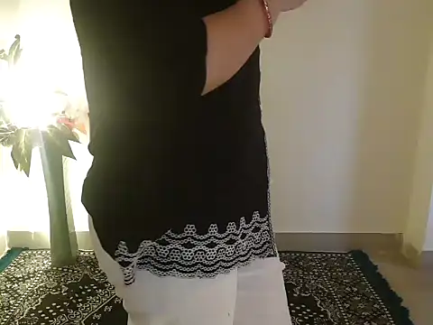  chitranshi online show from 04.13.26