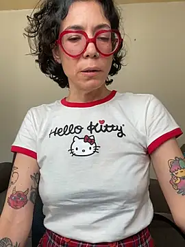 JeanneDuval8888 online show from 04.28.26