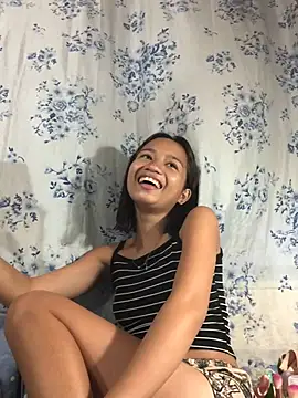 Snapshot of Asianpinay_Skinny1818 chatting on 06.17.26 Asianpinay Skinny1818 online show from 06.17.26