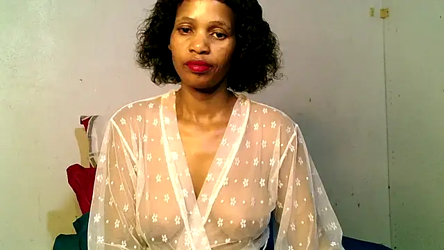 Snapshot of Mabelle_Eveline chatting on 04.15.26 Mabelle Eveline online show from 04.15.26