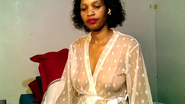 Snapshot of Mabelle_Eveline chatting on 04.18.26 Mabelle Eveline online show from 04.18.26