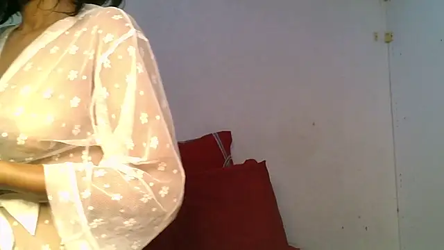 Snapshot of Mabelle_Eveline chatting on 05.10.26 Mabelle Eveline online show from 05.10.26
