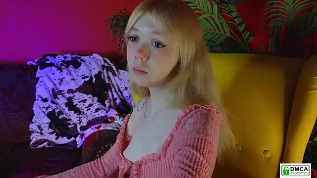 Snapshot of Rochelle_kitty chatting on 02.15.26 Rochelle kitty online show from 02.15.26