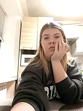 Snapshot of EvaTallor chatting on 02.14.26 EvaTallor online show from 02.14.26