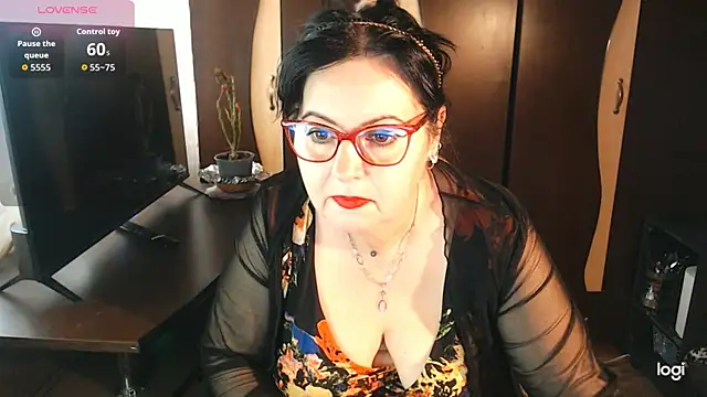 Snapshot of exiMIlf chatting on 02.21.26 exiMIlf online show from 02.21.26