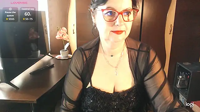 Snapshot of exiMIlf chatting on 03.31.26 exiMIlf online show from 03.31.26