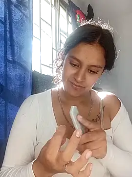 luna E online show from 02.25.26