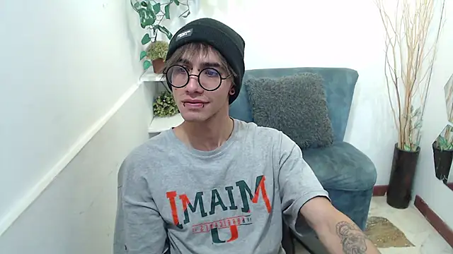 AaronBeer  online show from 02.23.26