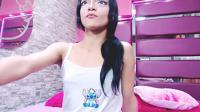 Snapshot of Maddy_cute18 chatting on 02.18.26 Maddy cute18 online show from 02.18.26