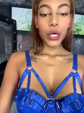 Snapshot of SinLunaXXX chatting on 04.25.26 SinLunaXXX online show from 04.25.26