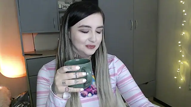 Snapshot of Rin_Tozier chatting on 02.23.26 Rin Tozier online show from 02.23.26