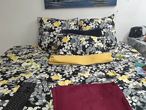 MissRedHotRaven online show from 02.22.26