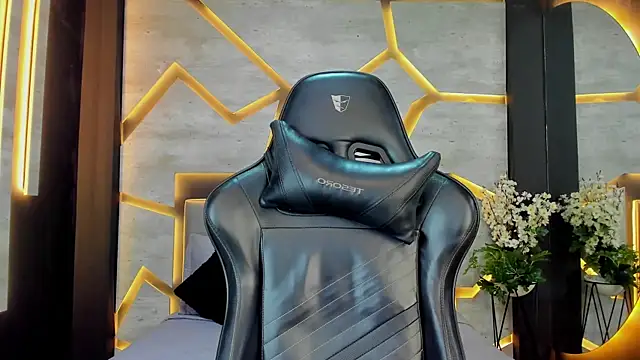 Snapshot of SinLickerr chatting on 02.25.26 SinLickerr online show from 02.25.26