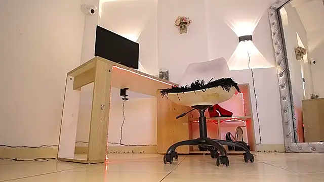 jullian ricci online show from 04.02.26