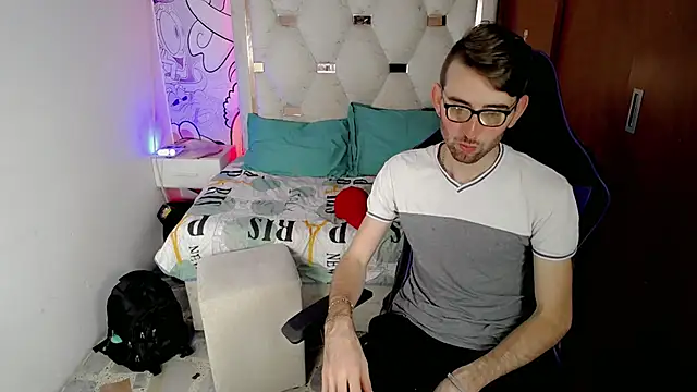 Top and bottom online show from 02.19.26