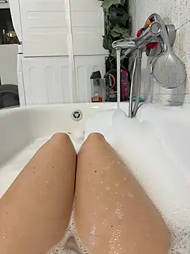 Snapshot of Ninimaus chatting on 02.26.26 Ninimaus online show from 02.26.26