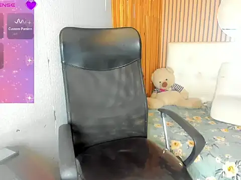 Snapshot of Jhoselinee chatting on 02.23.26 Jhoselinee online show from 02.23.26