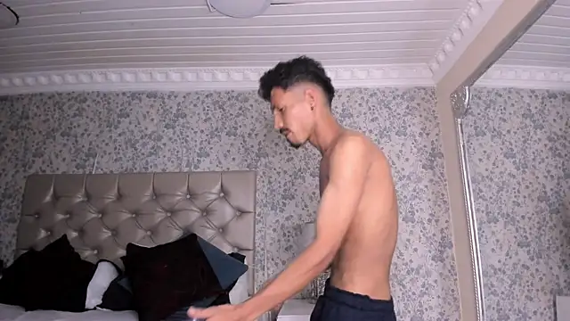 NoaahTylor online show from 04.05.26