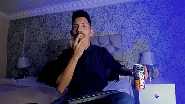 NoaahTylor online show from 04.06.26