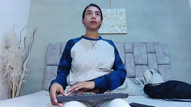 MelanyStone  online show from 05.12.26