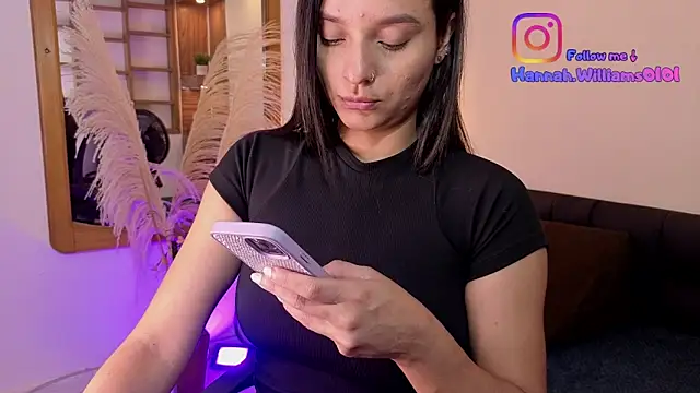Snapshot of Hanna_Williams__ chatting on 02.19.26 Hanna Williams online show from 02.19.26